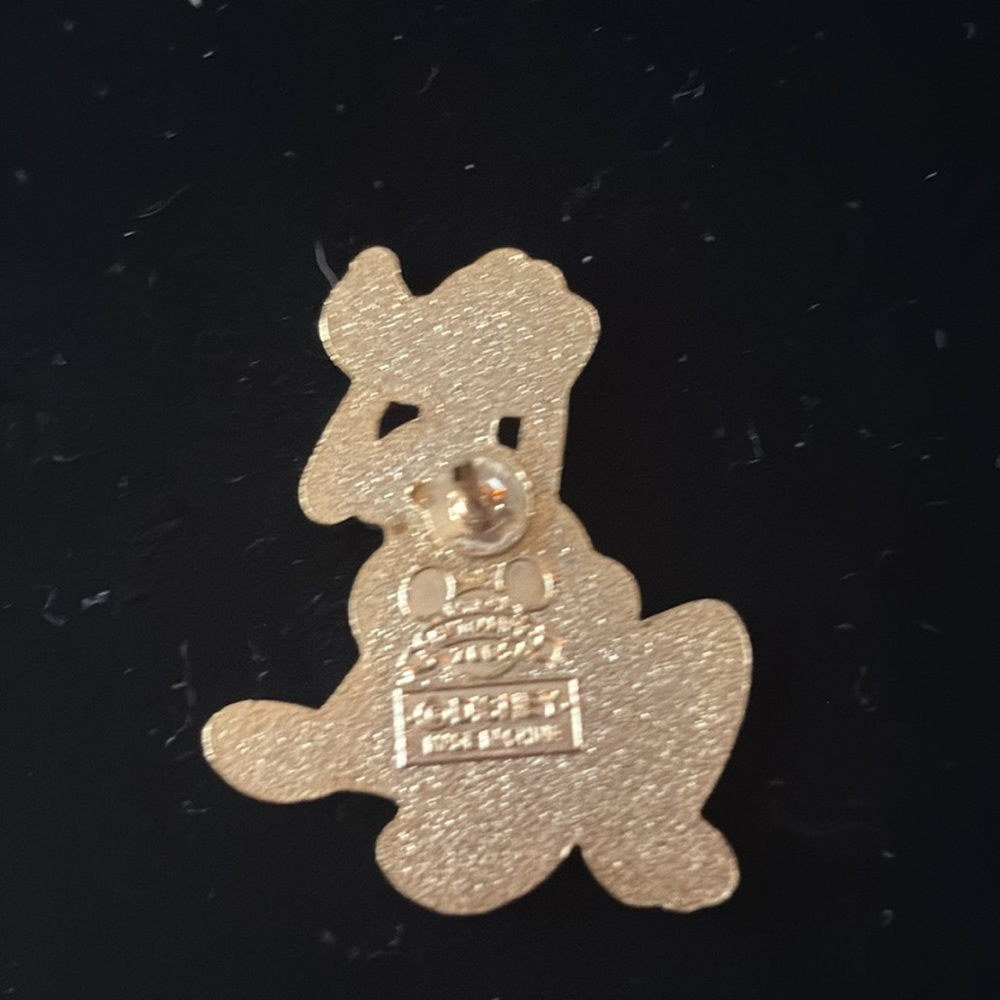 Disney pin Pluto Sitting with Blue Collar Facing Right Tongue out Ears Down - Picture 4 of 4